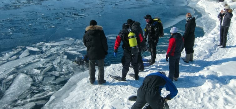 plongee sous glace dans les alpes