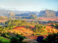 vallee vinales cuba couleurs montagnes