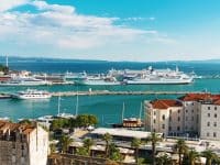 Ferries au port de Split en Croatie