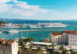 Ferries au port de Split en Croatie