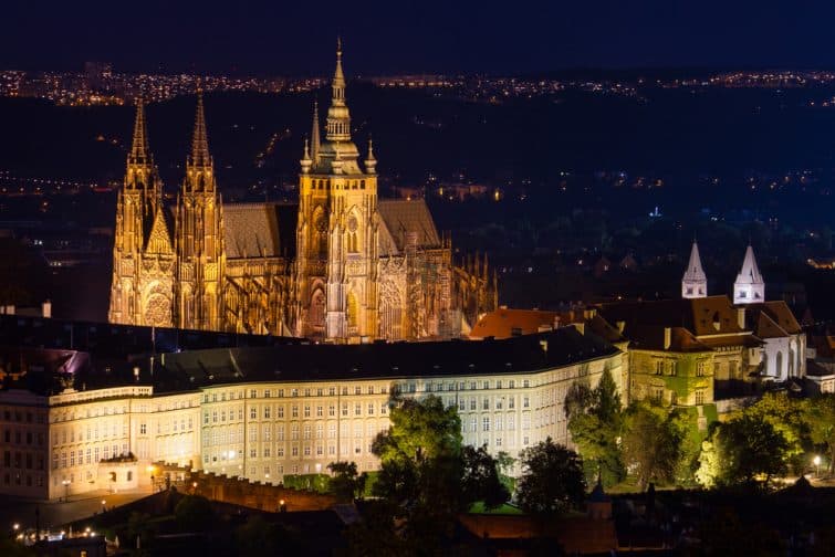 Château de Prague pendant la nuit