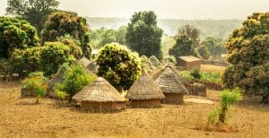 Les bungalows traditionnels de la tribu des Bedik au Sénégal