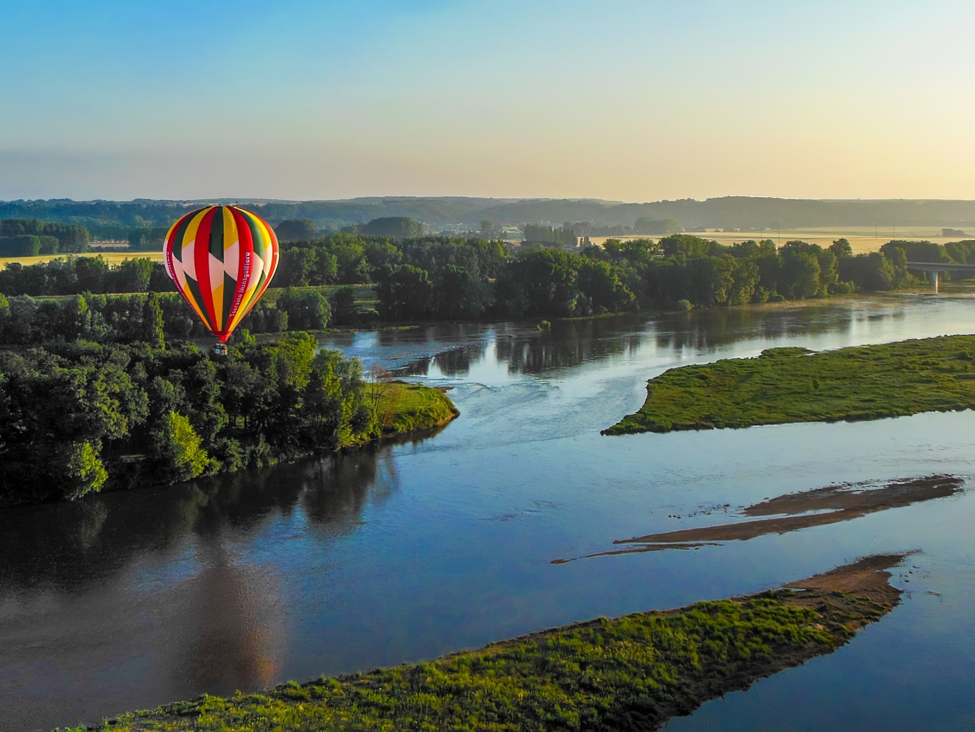Ballon survolant la Loire