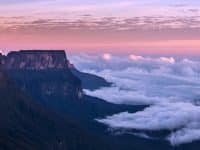Le mont Roraima dans les nuages, Venezuela