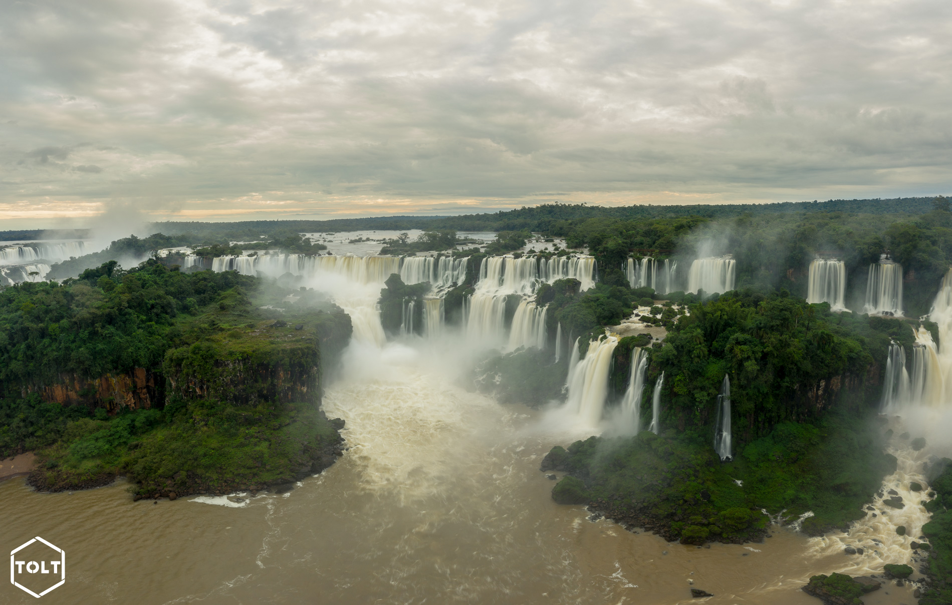 Vue aérienne des chutes d'Iguaçu