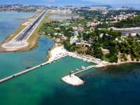 aéroport de l'île de Corfou dans la région de Kanoni, Ionien, Grèce