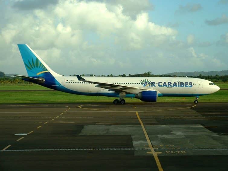 A330 d'Air Caraïbes sur l'aéroport de Fort-de-France.