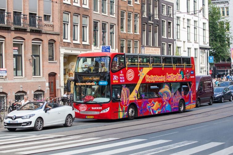 Bus touristique à Amsterdam