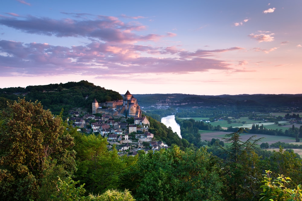 Village et château de Castlenaud au coucher du soleil, Dordogne