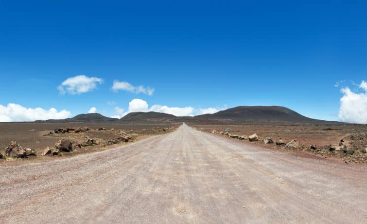 la plaine des sables sur la route menant au piton de la Fournaise, volcan de l'île de la réunion, océan indien.