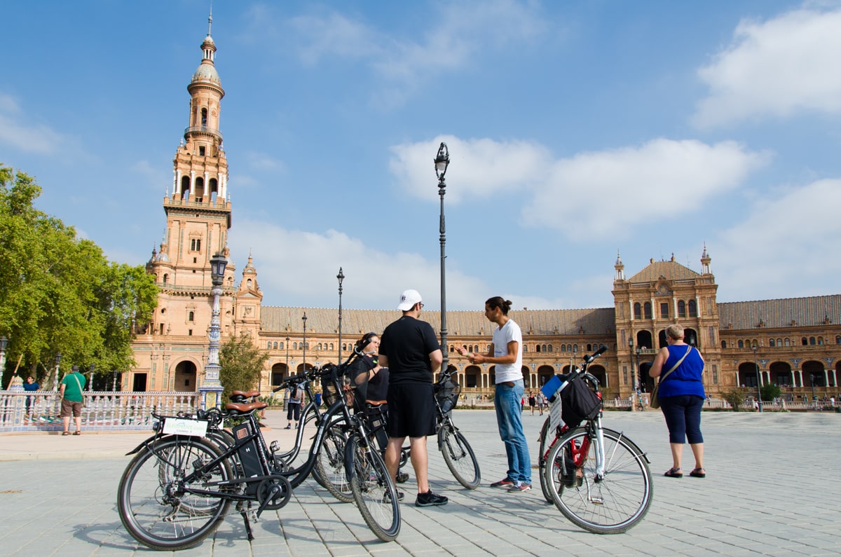 Faire une visite guidée de Séville, à vélo