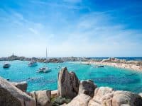 Visiter les Îles Lavezzi en bateau : voyage dans l’archipel Corse