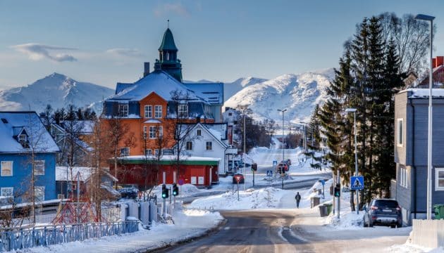 La ville de Tromso en hiver, en Norvège du Nord.