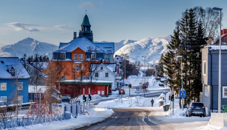 La città di Tromso in inverno, Norvegia settentrionale.