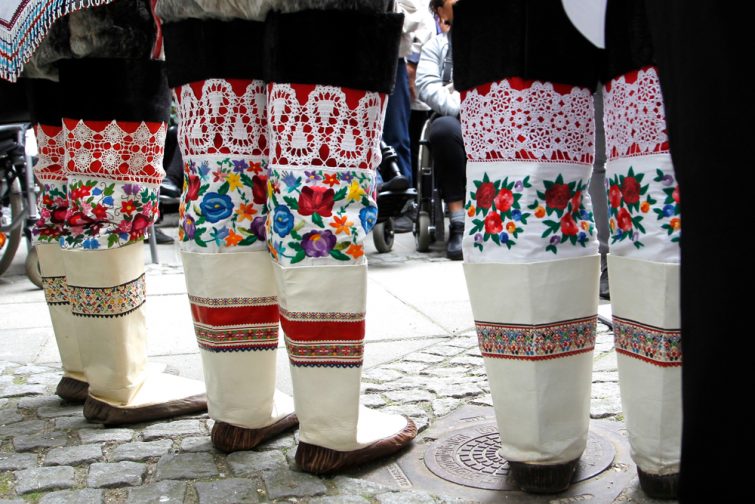 Les Kamiks font partie du costume national groenlandais.