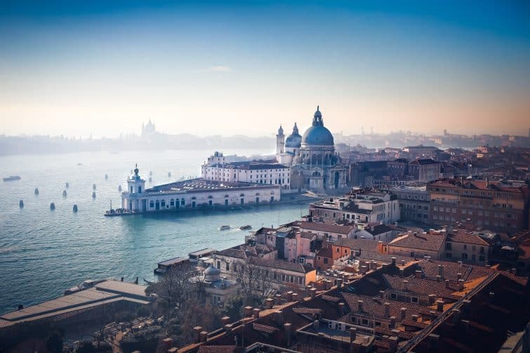 Vue de Venise et le Palais des Doges depuis la mer