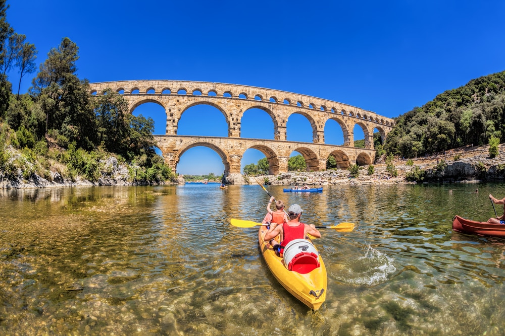 Découvrir le Pont du Gard, en kayak