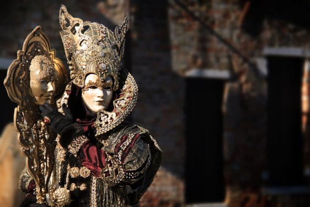 Personnes costumées au Carnaval de Venise