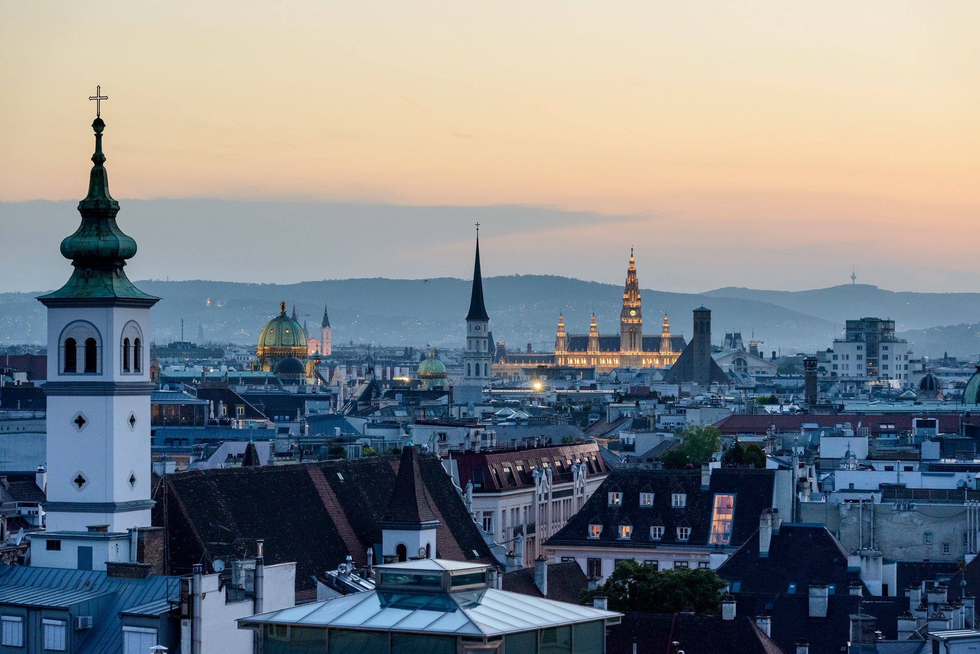 Vue panoramique de Vienne au coucher du soleil