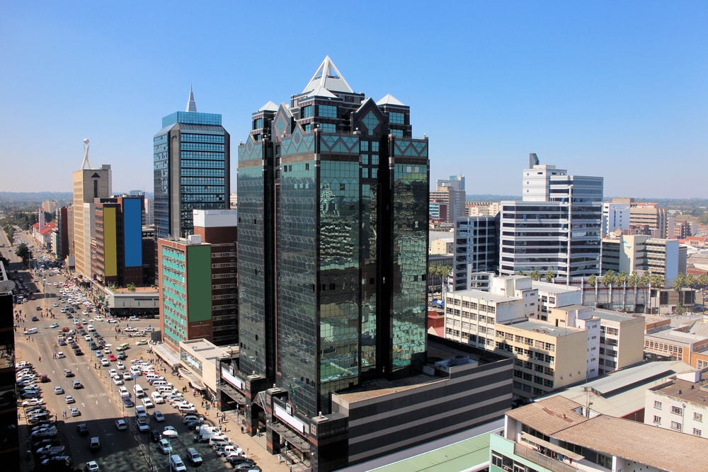 Vue aérienne sur la rue principale de Harare au Zimbabwe