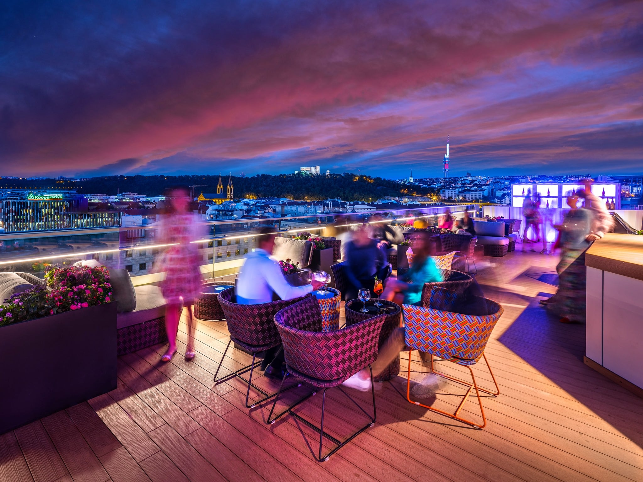 Sky bar садовая ул 137. Скайбар. Скай бар Азимут. Скай лаунж бар. Cloud9 Lounge Bar Тбилиси.