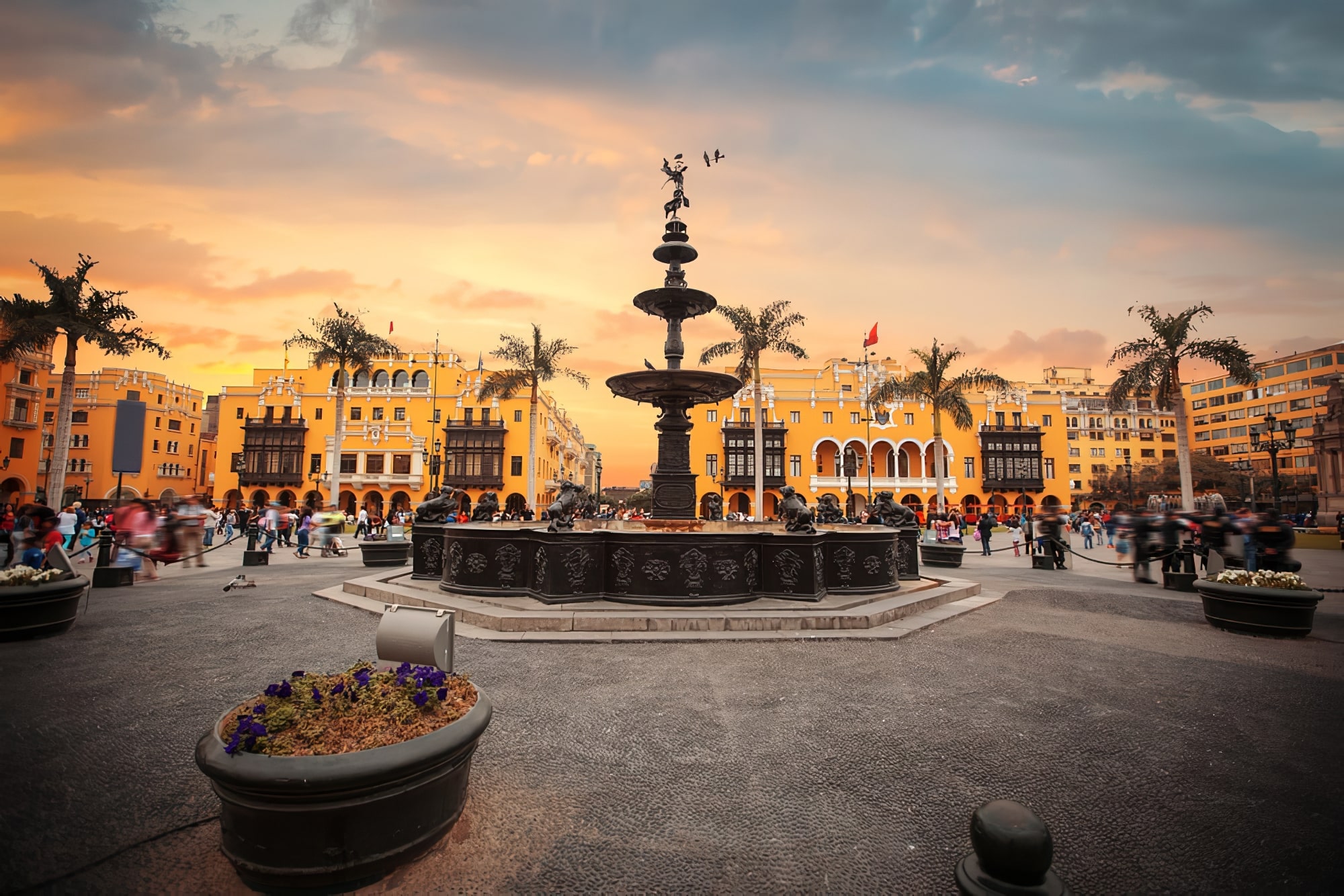 Plaza Mayor, Lima