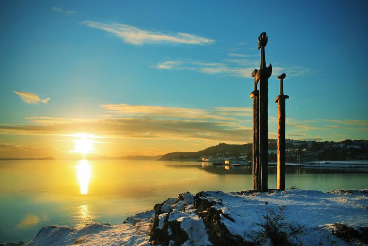Coucher de soleil à Sverd i fjell (épées dans le rocher), Stavanger