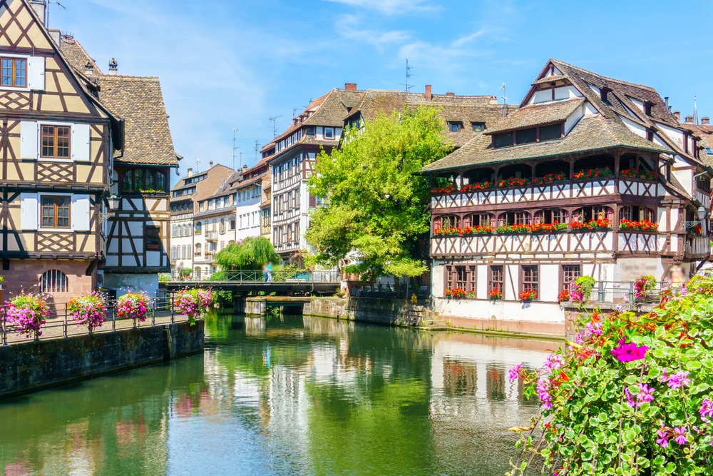 Maisons traditionnelles colorées à La Petite France, Strasbourg, Alsace, France