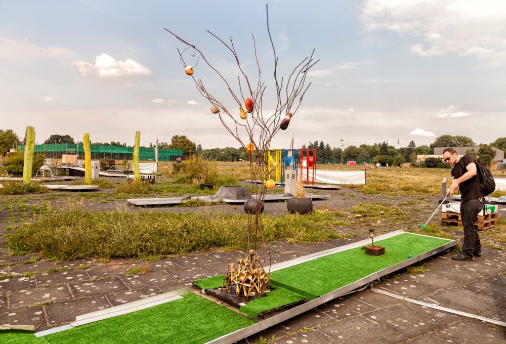 Mini Golf in the Tempelhofer Feld