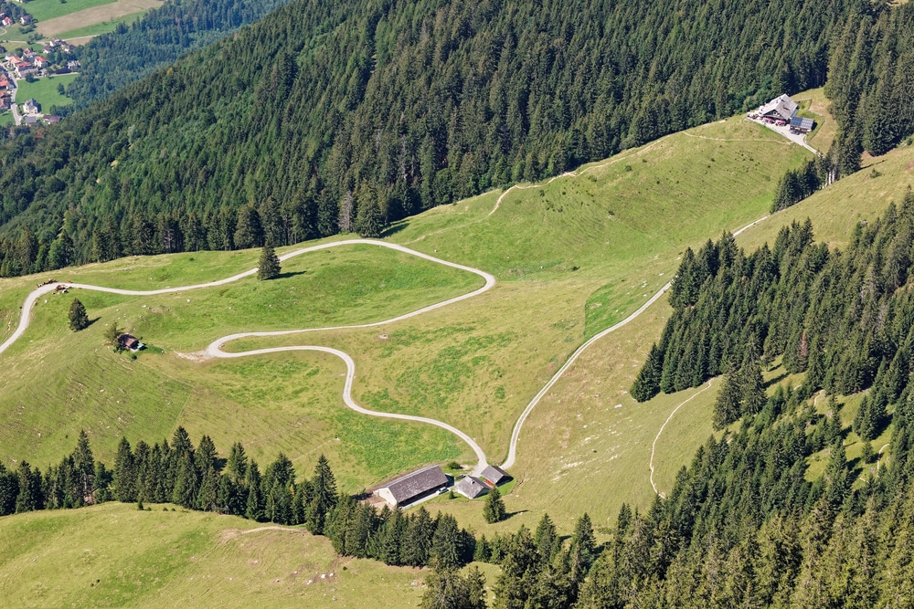 Vue des pâturages verts de Drei Schwestern (Les Trois Soeurs) - Raetikon, frontière du Liechtenstein et de l'Autriche