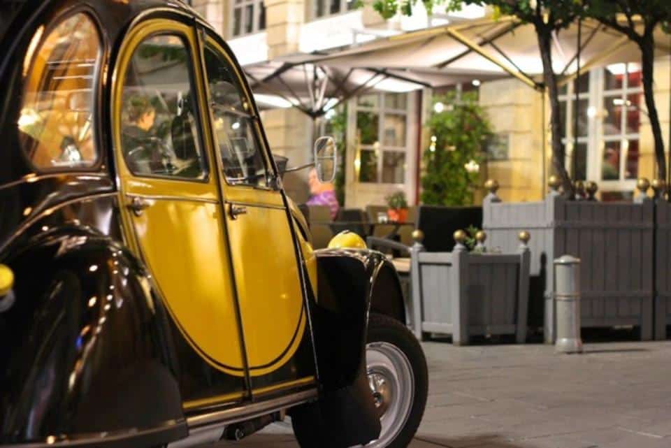 Balade en 2CV à Bordeaux