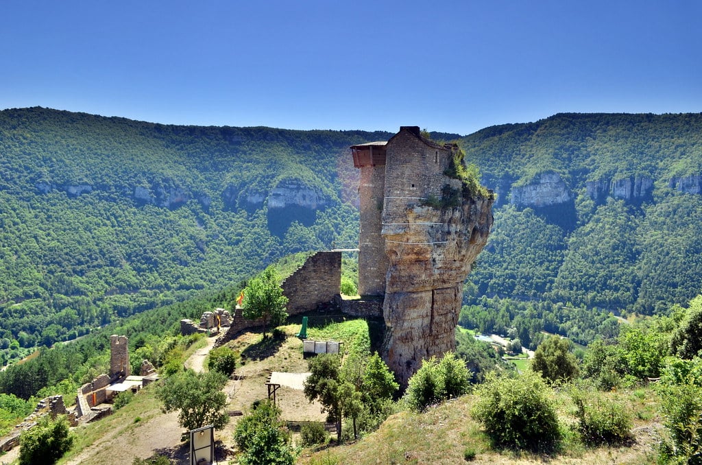 Château de Peyrelade, Route des Seigneurs