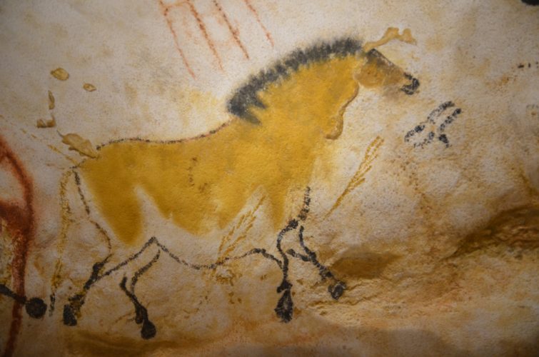 dessin préhistorique de grotte de lascaux représentation d'un cheval