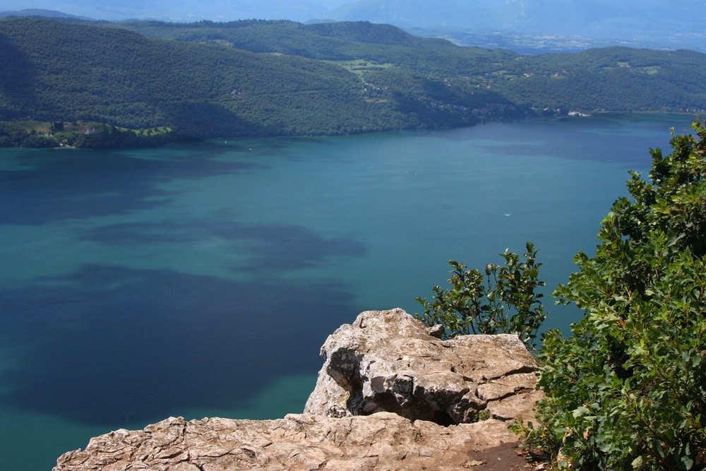 Le lac du Bourget, un des 8 plus beaux lacs où se baigner en France