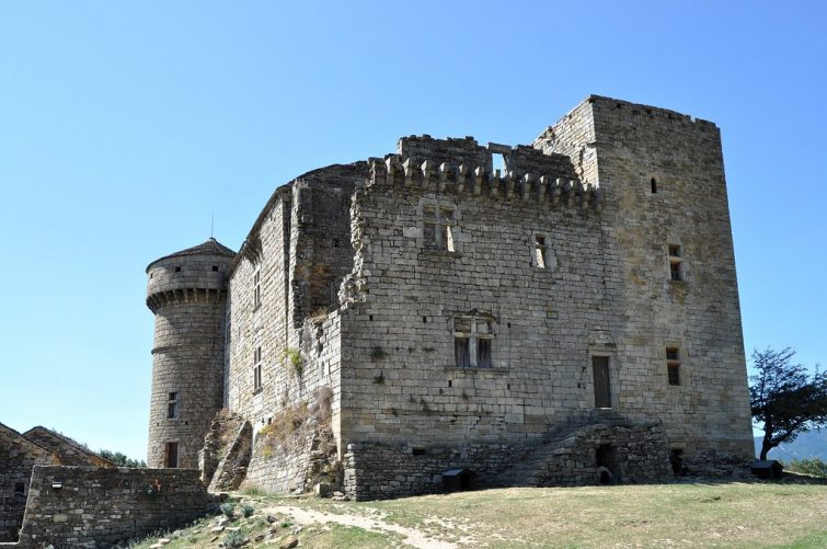 Le château d'Aujac