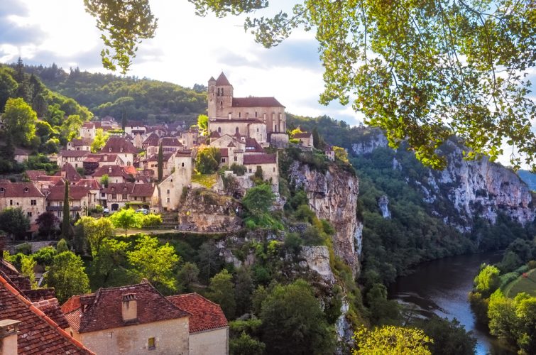 Village de Saint-Cirq-Lapopie dans le Lot