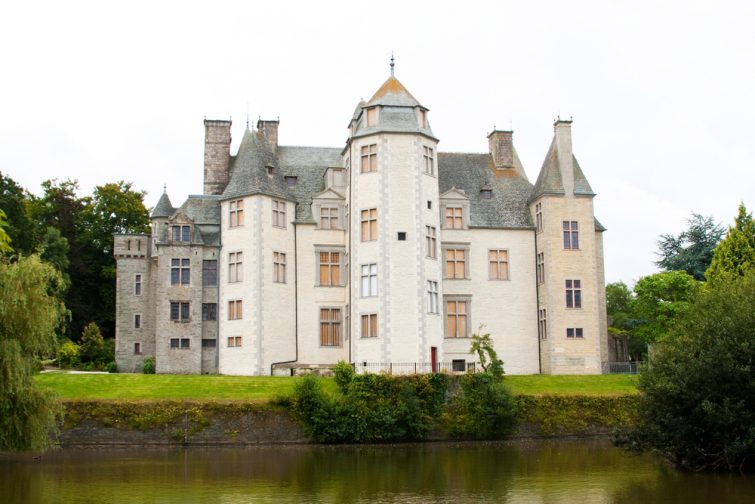 Le château des Ravalet
