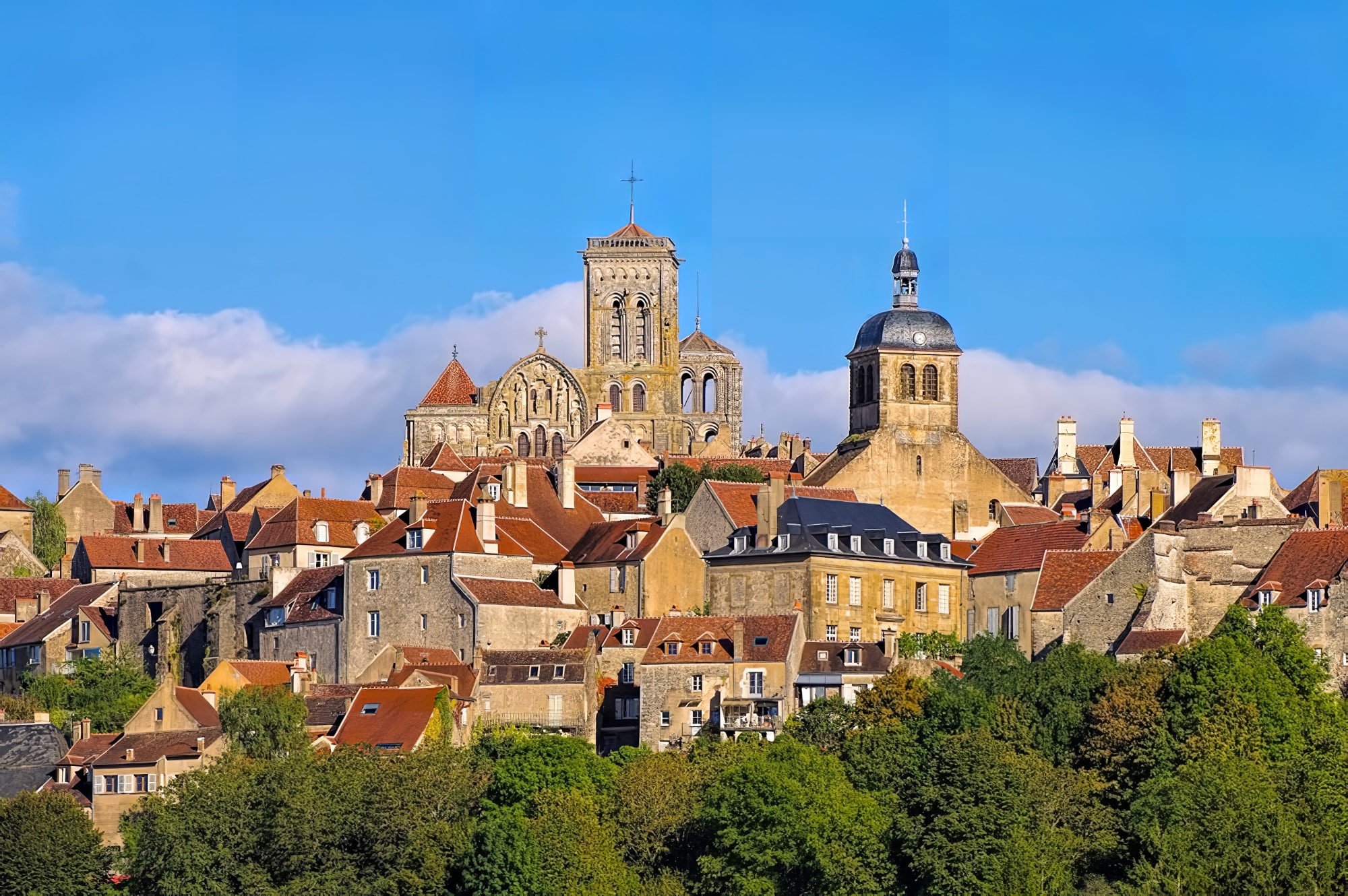la ville de Vezelay, Bourgogne en Francela ville de Vezelay, Bourgogne en France