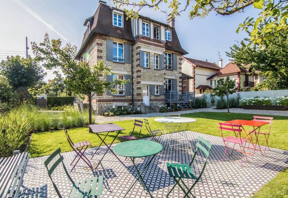 Villa classée avec jardin proche Deauville