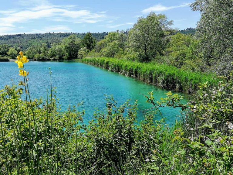 Lac De L Aillade Beaumont De Pertuis