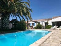 Maison de charme piscine palmiers vielles pierres