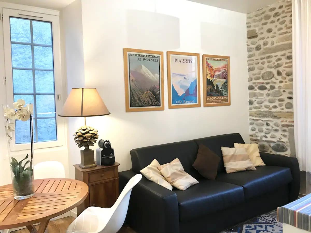CHARMANT Studio WIFI Hyper CENTRE Quartier CHATEAU