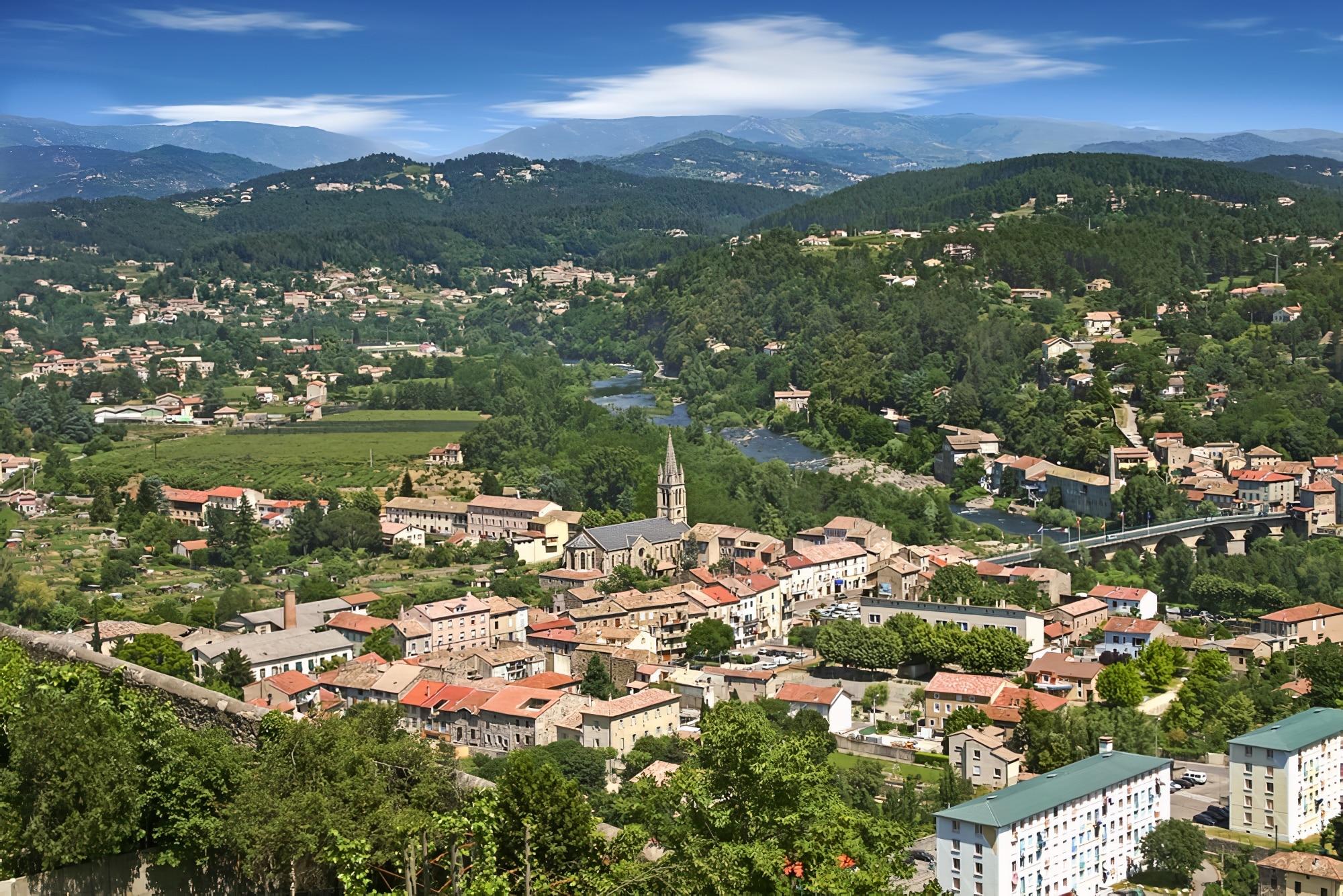 Visiter Aubenas en Ardèche : les incontournables à faire et à voir