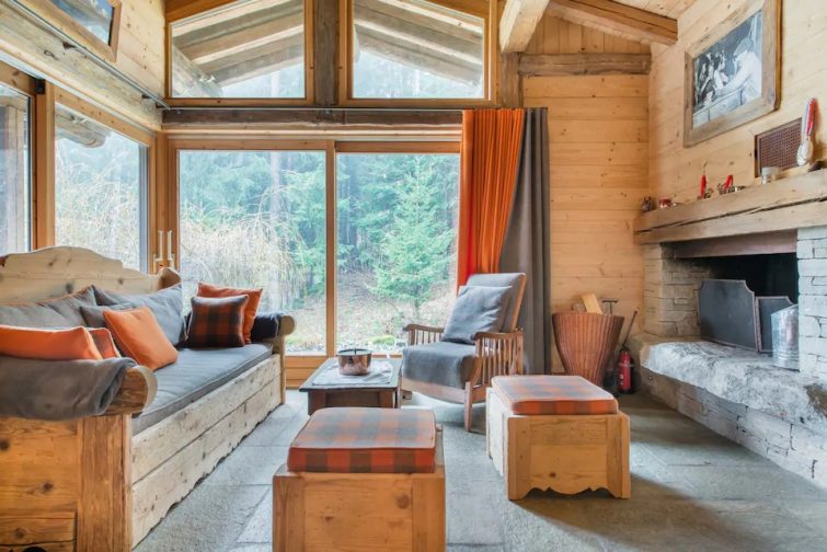 Charming Old Wood and Stone Chalet view Mont Blanc