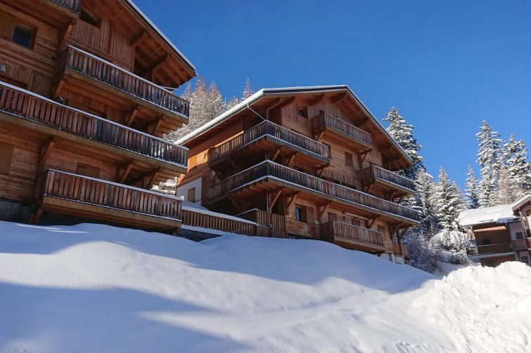 penthouse in high altitude resort! sky TV + wifi - airbnb La Plagne