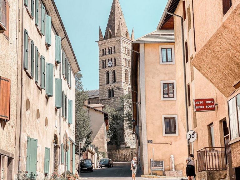 Les 14 plus beaux villages des Alpes françaises Les 14 plus beaux villages des Alpes françaises