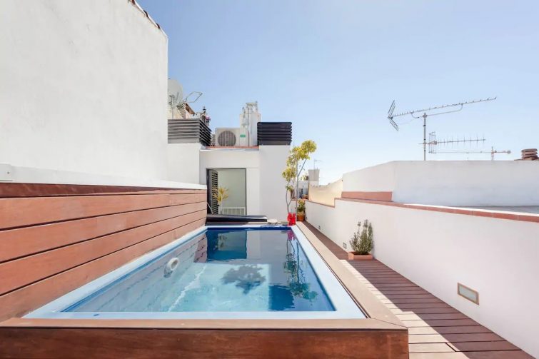 Superbo duplex con terrazza sul tetto e piscina