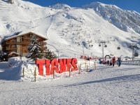 Faire de la motoneige à Tignes : conseils et réservation