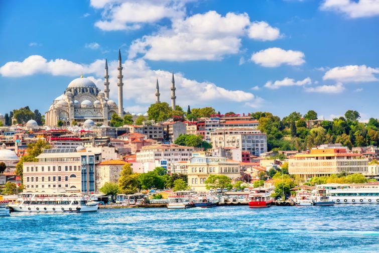  Baie de la Corne d'Or d'Istanbul et vue sur la mosquée de Souleymaniye