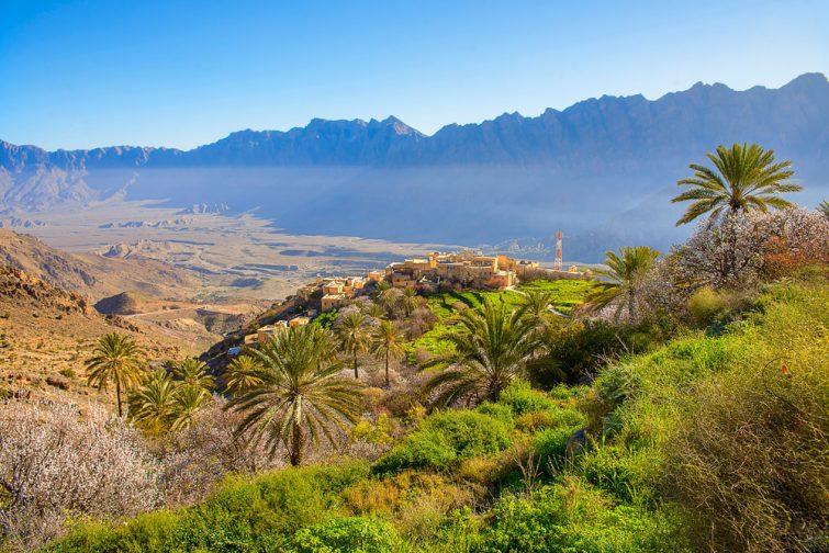 vue panoramique du village de Wakan à Oman